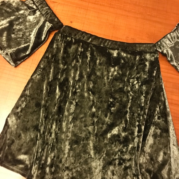 Crushed Velvet Off Shoulder Top - Picture 5 of 7